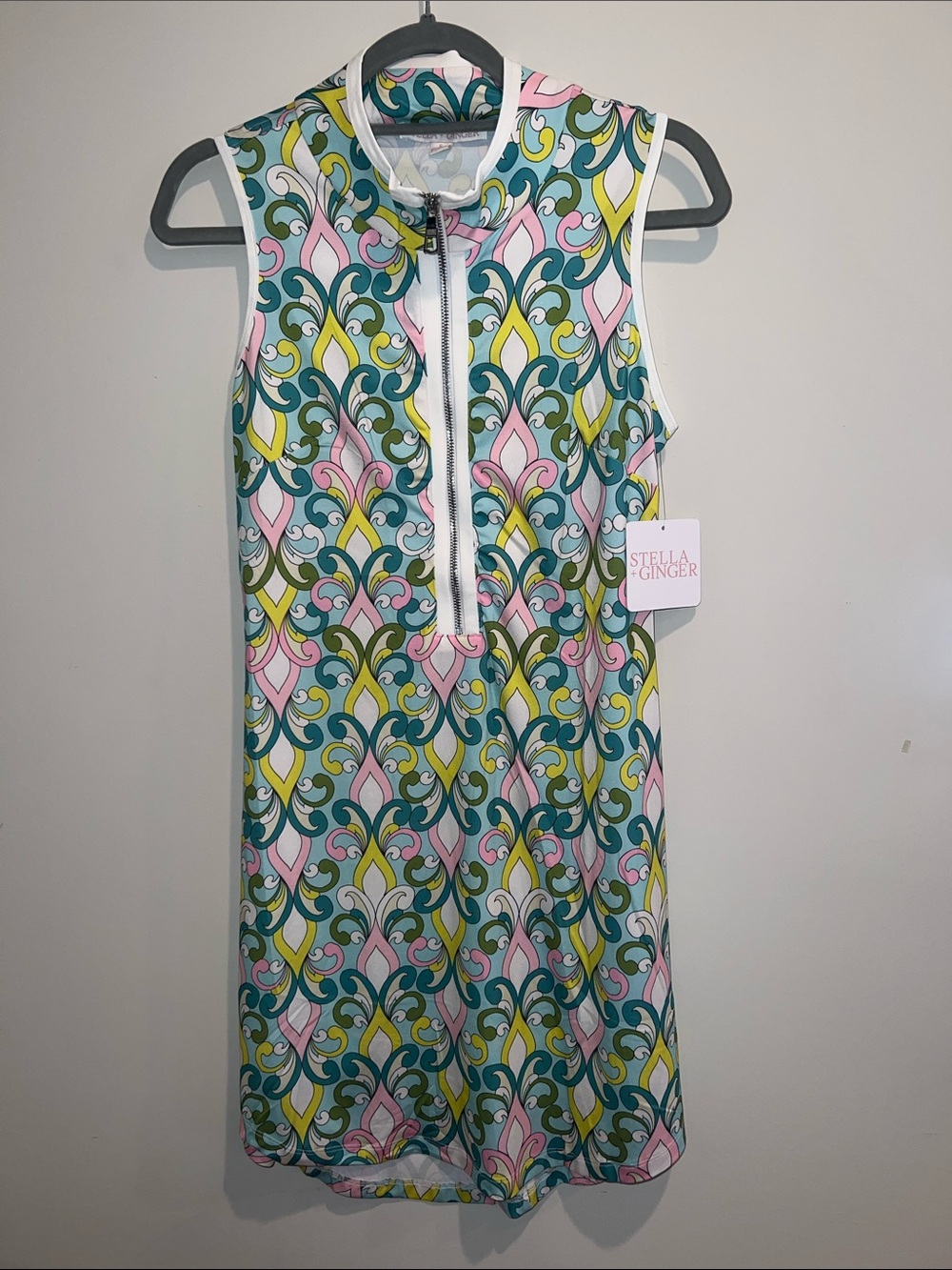 Sleeveless Floral-Print Shift Dress in Teal/Pink